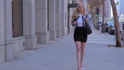 翘臀妹子终于找到努力工作的理由！加班加点的湿身诱惑，办公室激情全记录